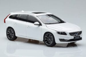 Volvo V60 D3 Crystal Bílý FAW 1:18 9430840 Kov – obrázek 5 z 7