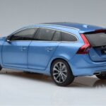 Volvo V60 D3 Power Modrý FAW 1:18 9430839 Kov - image 6 of 7