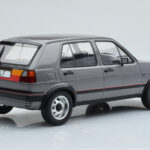 Volkswagen Golf GTI Mk2 Šedý MCG 1:18 - image 2 of 6