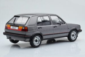 Volkswagen Golf GTI Mk2 Šedý MCG 1:18 MCG18390 Kov – obrázek 2 z 6