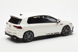Volkswagen Golf GTI Mk8 Clubsport Bílý Otto 1:18 OT986 Pryskyřice – obrázek 2 z 6
