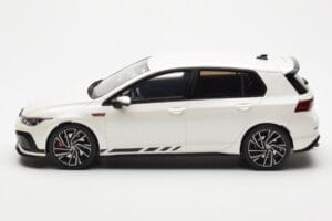Volkswagen Golf GTI Mk8 Clubsport Bílý Otto 1:18 OT986 Pryskyřice – obrázek 3 z 6