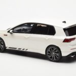 Volkswagen Golf GTI Mk8 Clubsport Bílý Otto 1:18 - image 5 of 6