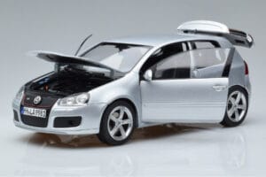 Volkswagen Golf GTI Mk5 Pirelli Edition Stříbrný Norev 1:18 188425 Kov – obrázek 2 z 7