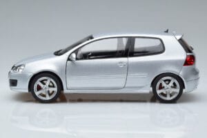 Volkswagen Golf GTI Mk5 Pirelli Edition Stříbrný Norev 1:18 188425 Kov – obrázek 4 z 7