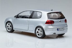 Volkswagen Golf GTI Mk5 Pirelli Edition Stříbrný Norev 1:18 188425 Kov – obrázek 6 z 7