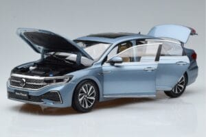 Volkswagen Passat B8 Modrý FAW 1:18 ZVF000003A Kov – obrázek 2 z 7