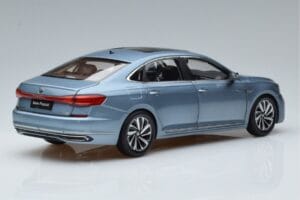 Volkswagen Passat B8 Modrý FAW 1:18 ZVF000003A Kov – obrázek 3 z 7