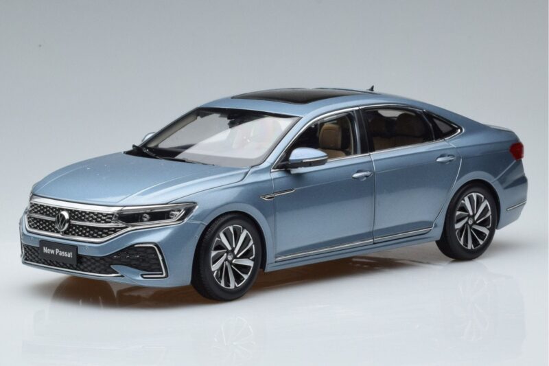 Volkswagen Passat B8 Modrý FAW 1:18 ZVF000003A Kov