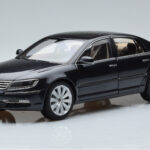 Volkswagen Phaeton V6 Mazeppa Šedý Kyosho 1:18