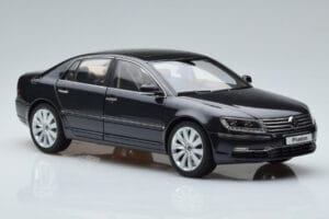 Volkswagen Phaeton V6 Mazeppa Šedý Kyosho 1:18 08831MBK Kov – obrázek 6 z 9