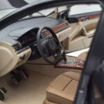 Volkswagen Phaeton V6 Mazeppa Šedý Kyosho 1:18 - image 8 of 9