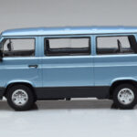 Volkswagen T3 Multivan Modrý Norev 1:18 - image 3 of 6