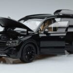 Volkswagen Touareg CR Černý FAW 1:18 LTC761021BLA Kov - image 2 of 7