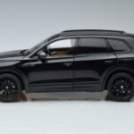 Volkswagen Touareg CR Černý FAW 1:18 LTC761021BLA Kov - image 4 of 7