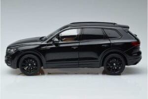 Volkswagen Touareg CR Černý FAW 1:18 LTC761021BLA Kov – obrázek 4 z 7