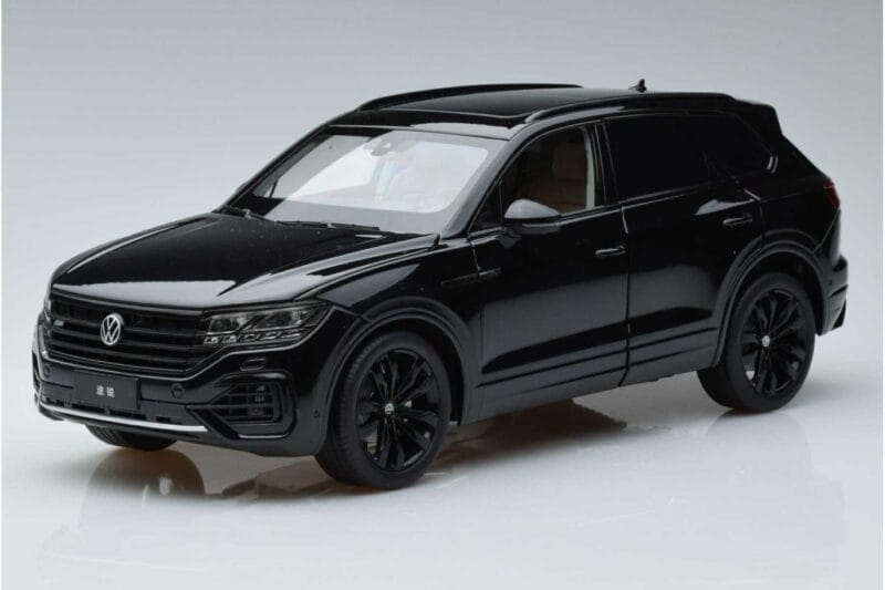 Volkswagen Touareg CR Černý FAW 1:18 LTC761021BLA Kov