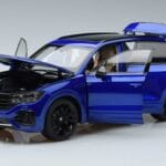Volkswagen Touareg CR Modrý FAW 1:18 LTC761021BLU Kov - image 2 of 7