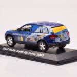 Volkswagen Touareg 7L Shell Helix Fresh Up Force Minichamps 1:43 - image 3 of 4