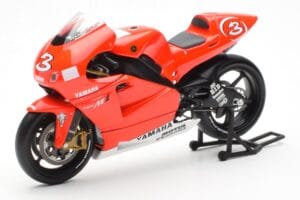 Yamaha YZR-M1 Marlboro Yamaha Team #3 M. Biaggi MotoGP 2002 Minichamps 1:12 122026303 Kov – obrázek 2 z 4
