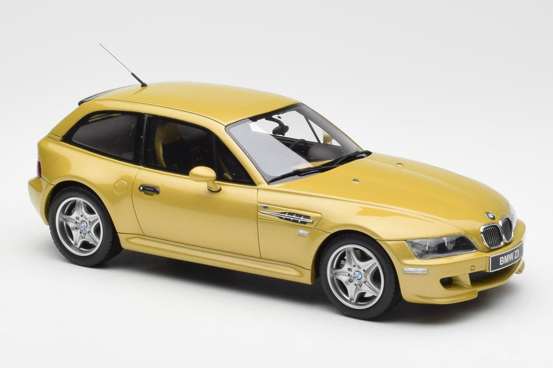 BMW Z3 M Coupe 3.2 Phoenix Žlutý Otto 1:18 OT866 Pryskyřice – obrázek 4 z 6
