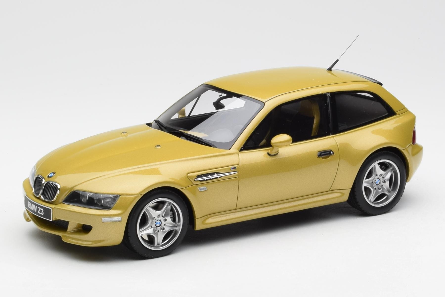 BMW Z3 M Coupe 3.2 Phoenix Žlutý Otto 1:18 OT866 Pryskyřice