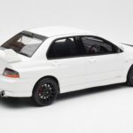 Mitsubishi Lancer Evo VIII MR FQ-400 Bílý Otto 1:18 - image 2 of 6