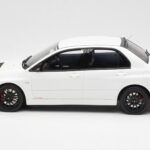 Mitsubishi Lancer Evo VIII MR FQ-400 Bílý Otto 1:18 - image 3 of 6