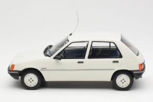 Peugeot 205 Junior Bílý Otto 1:18 OT463 Pryskyřice – obrázek 3 z 6