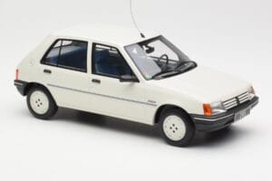 Peugeot 205 Junior Bílý Otto 1:18 OT463 Pryskyřice – obrázek 4 z 6