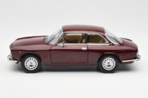 Alfa Romeo 2000 GTV Kaštanově Červený Norev 1:18 187916 Kov – obrázek 4 z 8