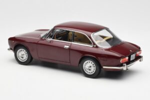 Alfa Romeo 2000 GTV Kaštanově Červený Norev 1:18 187916 Kov – obrázek 7 z 8