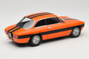 Alfa Romeo 2000 GTV Oranžový Norev 1:18 187918 Kov – obrázek 3 z 8