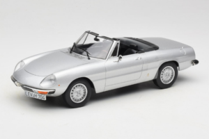 Alfa Romeo 2000 Spider Stříbrný Norev 1:18 187884 Kov