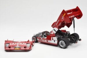 Alfa Romeo 33TT 12 #1 A. Merzario / J. Laffite 1000km Nurburgring Winner 1975 AUTOart 1:18 87505 Kov – obrázek 5 z 8