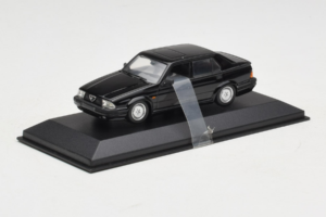 Alfa Romeo 75 3.0 V6 Černý Minichamps 1:43 403120463 Kov – obrázek 2 z 4