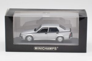 Alfa Romeo 75 3.0 V6 Stříbrný Minichamps 1:43 400120461 Kov – obrázek 4 z 4