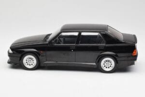 Alfa Romeo 75 Turbo Evoluzione Černý MCG 1:18 MCG18429 Kov – obrázek 3 z 6