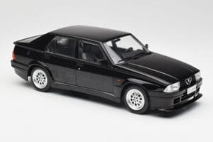 Alfa Romeo 75 Turbo Evoluzione Černý MCG 1:18 MCG18429 Kov – obrázek 4 z 6