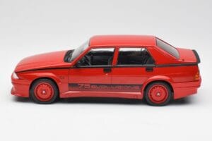 Alfa Romeo 75 Turbo Evoluzione Červený MCG 1:18 MCG18428 Kov – obrázek 3 z 6