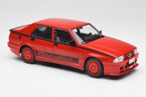 Alfa Romeo 75 Turbo Evoluzione Červený MCG 1:18 MCG18428 Kov – obrázek 4 z 6