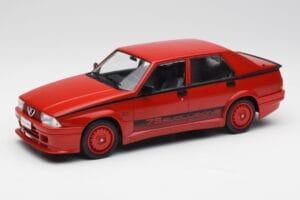 Alfa Romeo 75 Turbo Evoluzione Červený MCG 1:18 MCG18428 Kov