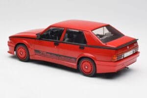 Alfa Romeo 75 Turbo Evoluzione Červený MCG 1:18 MCG18428 Kov – obrázek 5 z 6