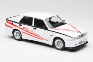 Alfa Romeo 75 Turbo Evoluzione Bílý MCG 1:18 MCG18430 Kov – obrázek 4 z 6
