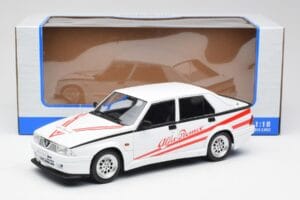 Alfa Romeo 75 Turbo Evoluzione Bílý MCG 1:18 MCG18430 Kov – obrázek 6 z 6
