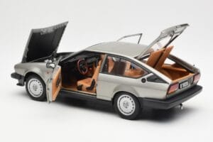 Alfa Romeo Alfetta GTV 2.0 Šedý Metalický AUTOart 1:18 70147 Kov – obrázek 5 z 8