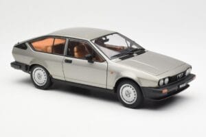 Alfa Romeo Alfetta GTV 2.0 Šedý Metalický AUTOart 1:18 70147 Kov – obrázek 6 z 8