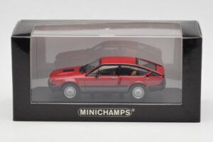Alfa Romeo Alfetta GTV6 Červený Minichamps 1:43 400120140 Kov – obrázek 4 z 4