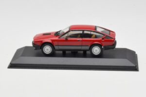 Alfa Romeo Alfetta GTV6 Červený Minichamps 1:43 400120140 Kov