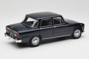 Alfa Romeo Giulia 1300 Modrý Minichamps 1:18 180120905 Kov – obrázek 3 z 8